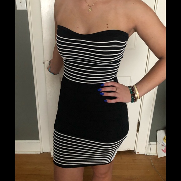 Wet Seal Dresses & Skirts - Black and white strapless dress❤️